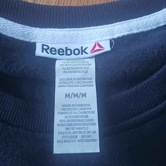 Reebok • Women's Black & White Color Block Logo Crew Sweatshirt, Medium - Picture 9 of 13